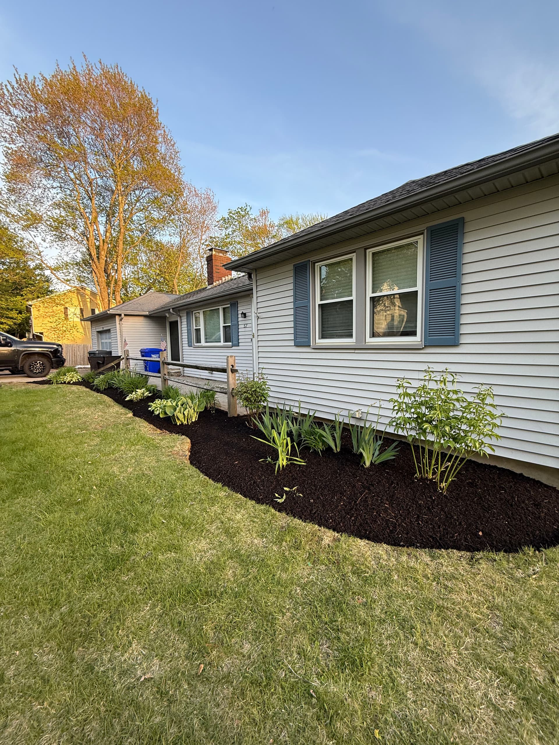 Gallery photos for Revamping Outdoor Spaces with Fresh Mulch and Stone Accents: Image #6