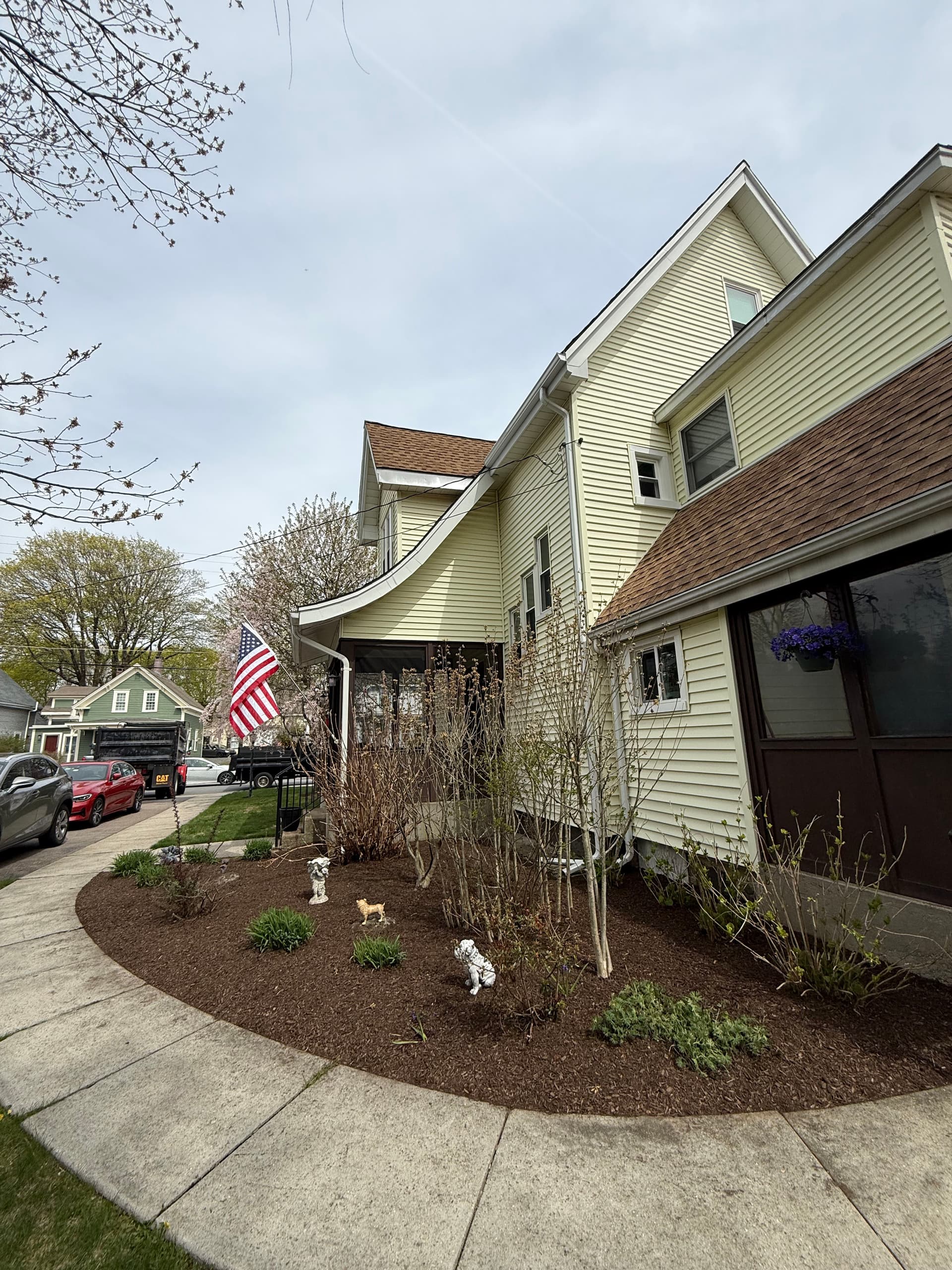 Gallery photos for Fresh Mulch Install That Makes the Whole Yard Look Sharp: Image #2
