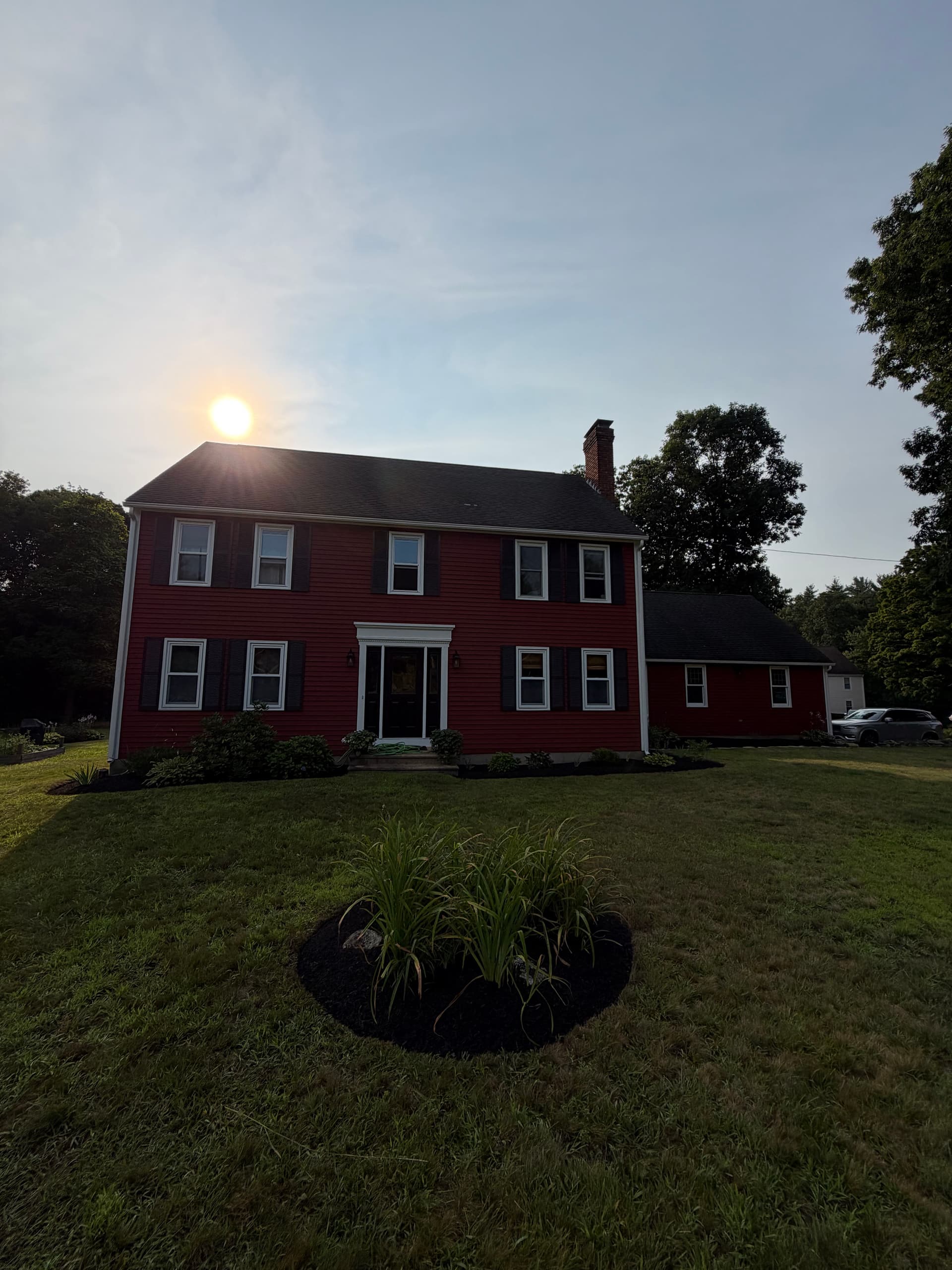 Gallery photos for 20 Yards of Black Mulch Laid Across a Sutton MA Property: Image #3